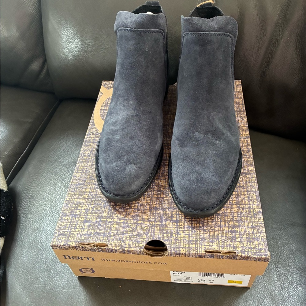 Born women’s Neah booties Navy
